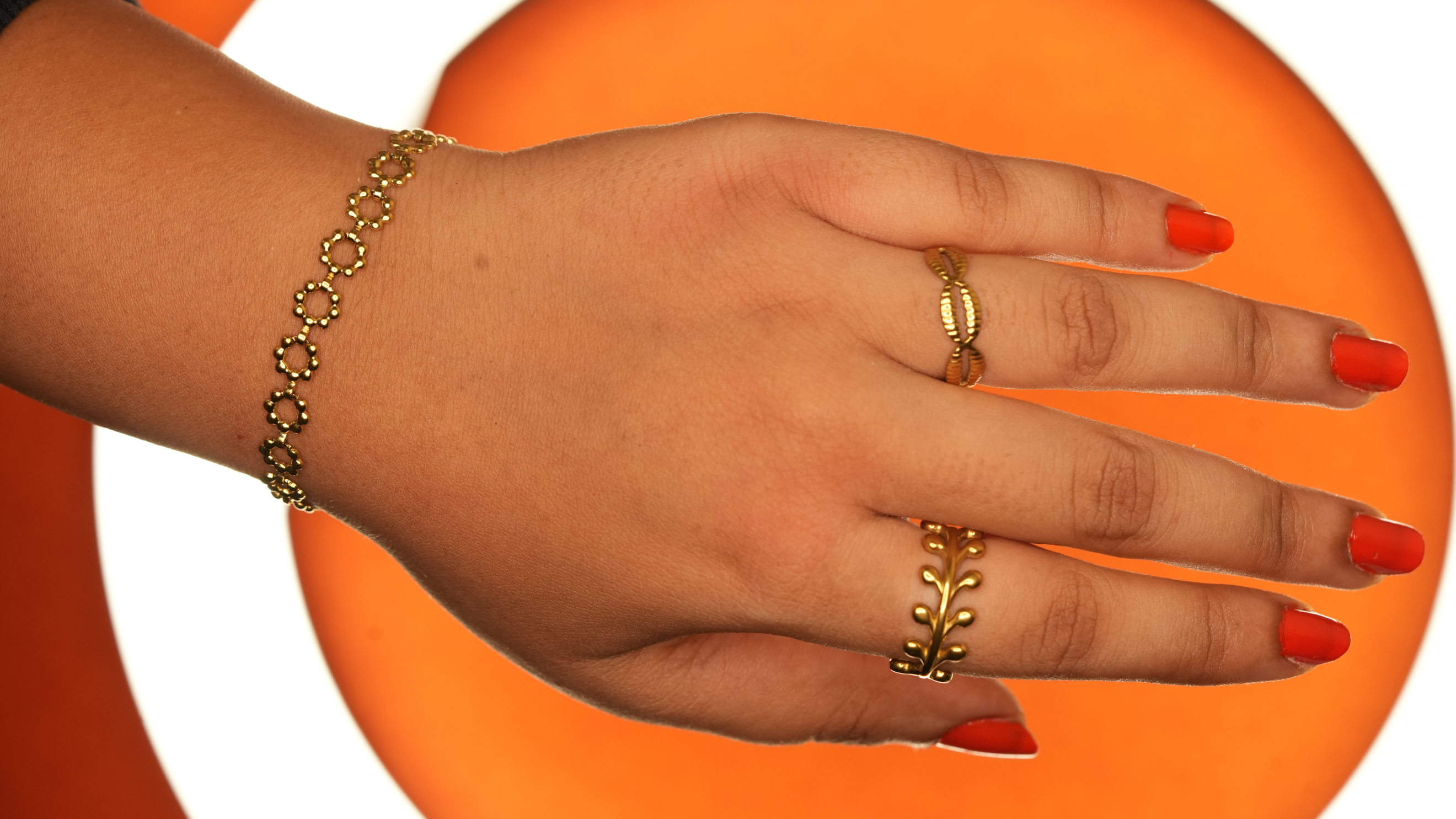 Dainty Floral Beaded Chain Bracelet