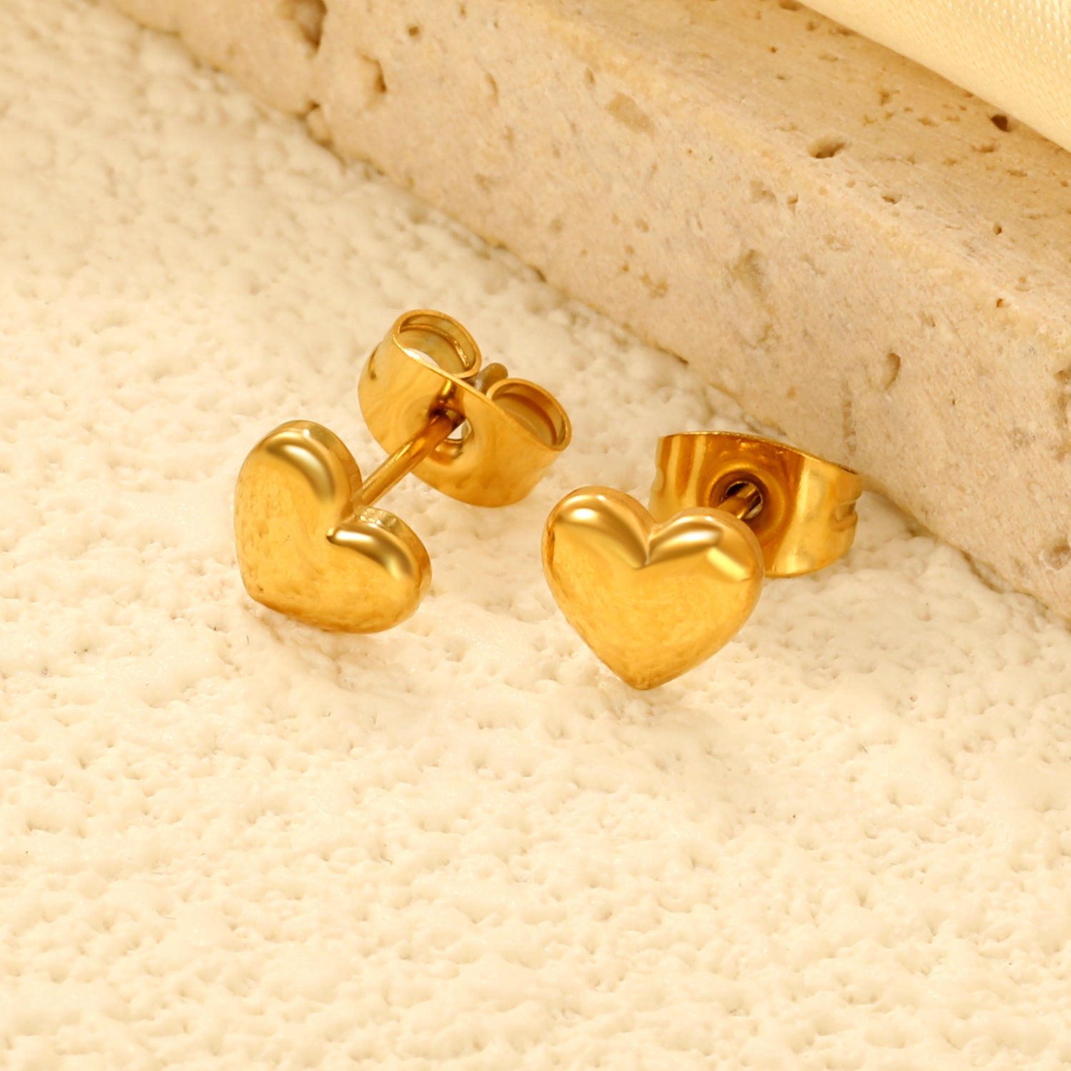 Minimalist Puffed Heart Stud Earrings