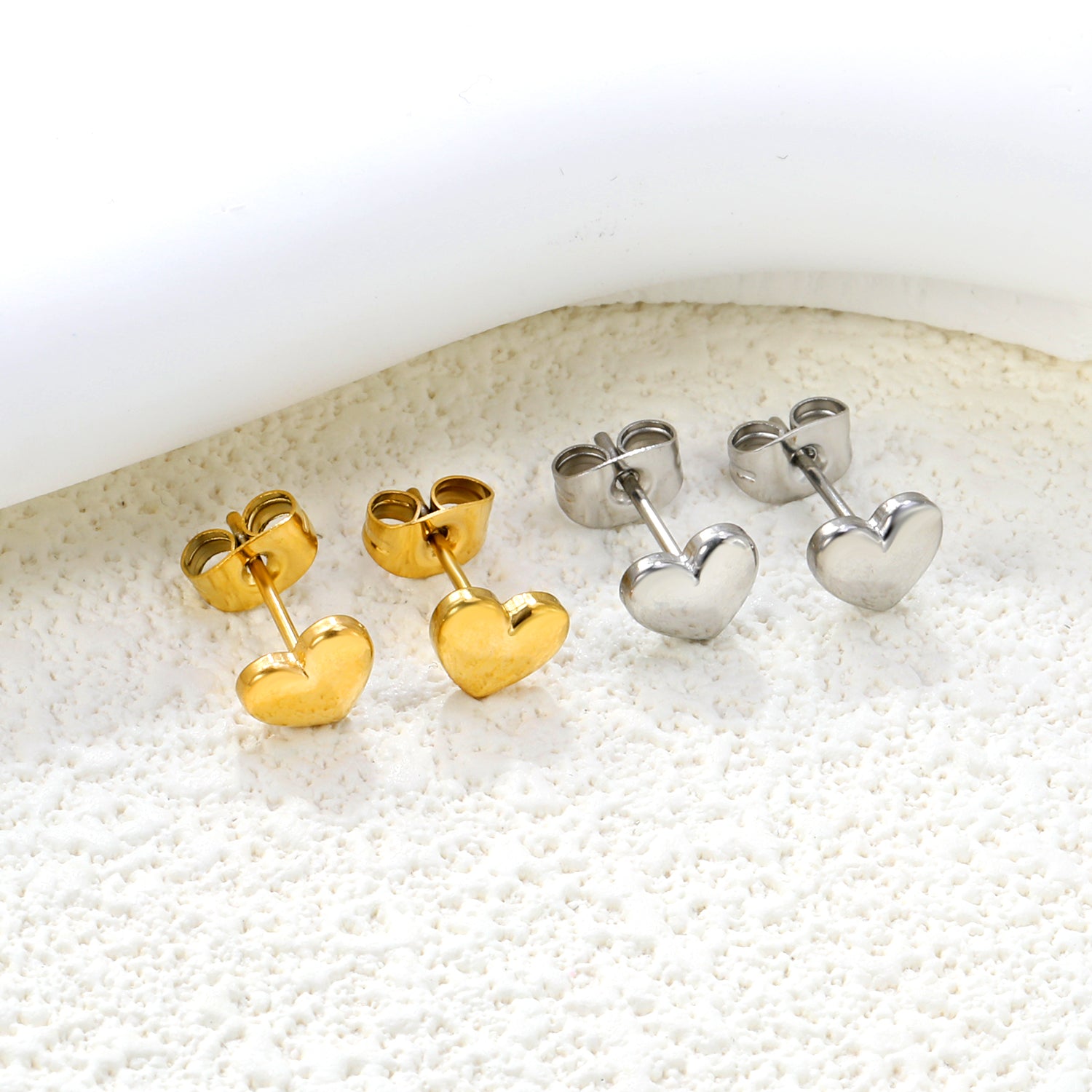 Minimalist Puffed Heart Stud Earrings