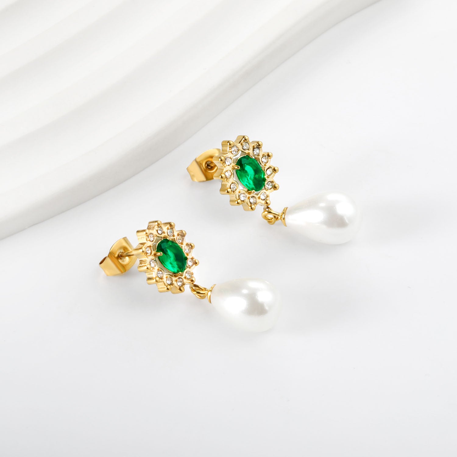 Emerald Green & Pearl Drop Earrings