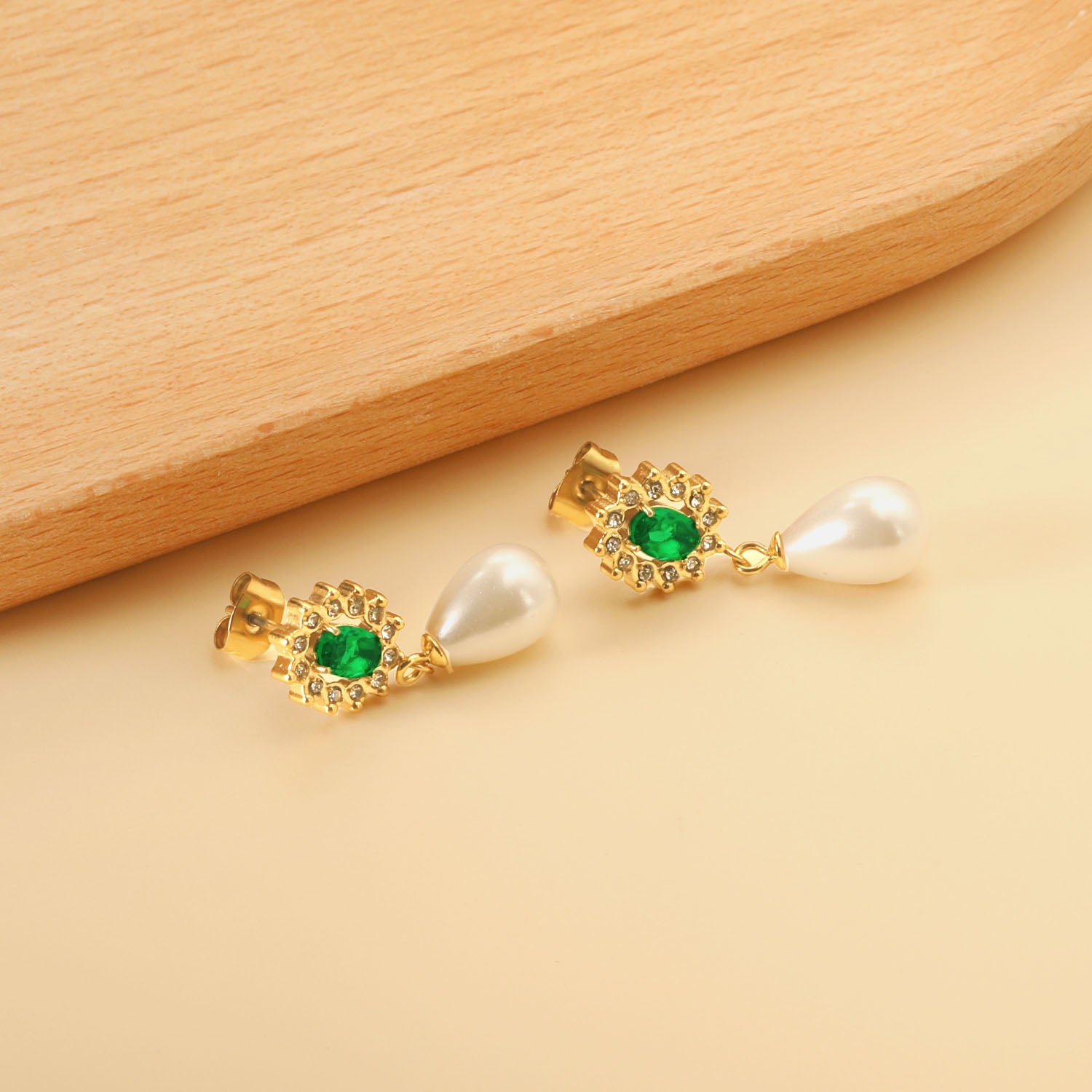 Emerald Green & Pearl Drop Earrings