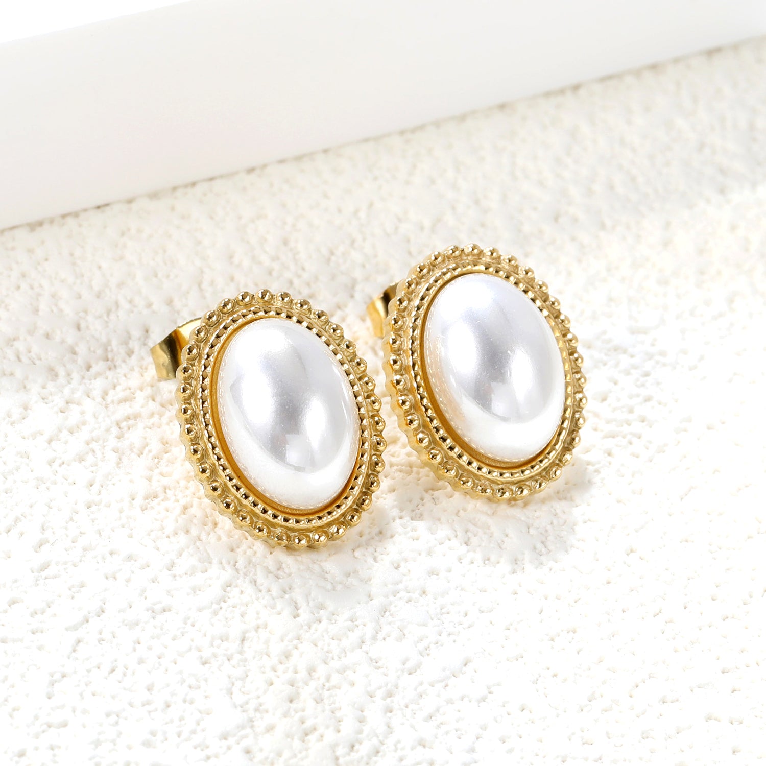Vintage-Style Oval Pearl Stud Earrings