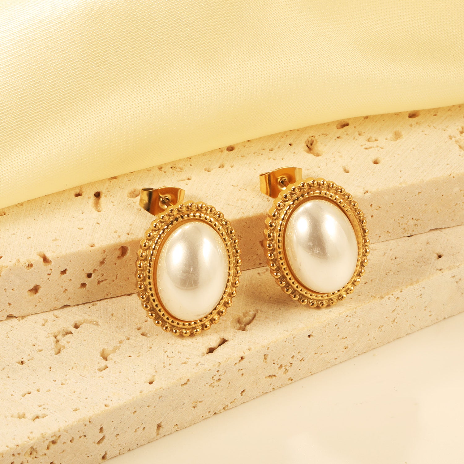 Vintage-Style Oval Pearl Stud Earrings