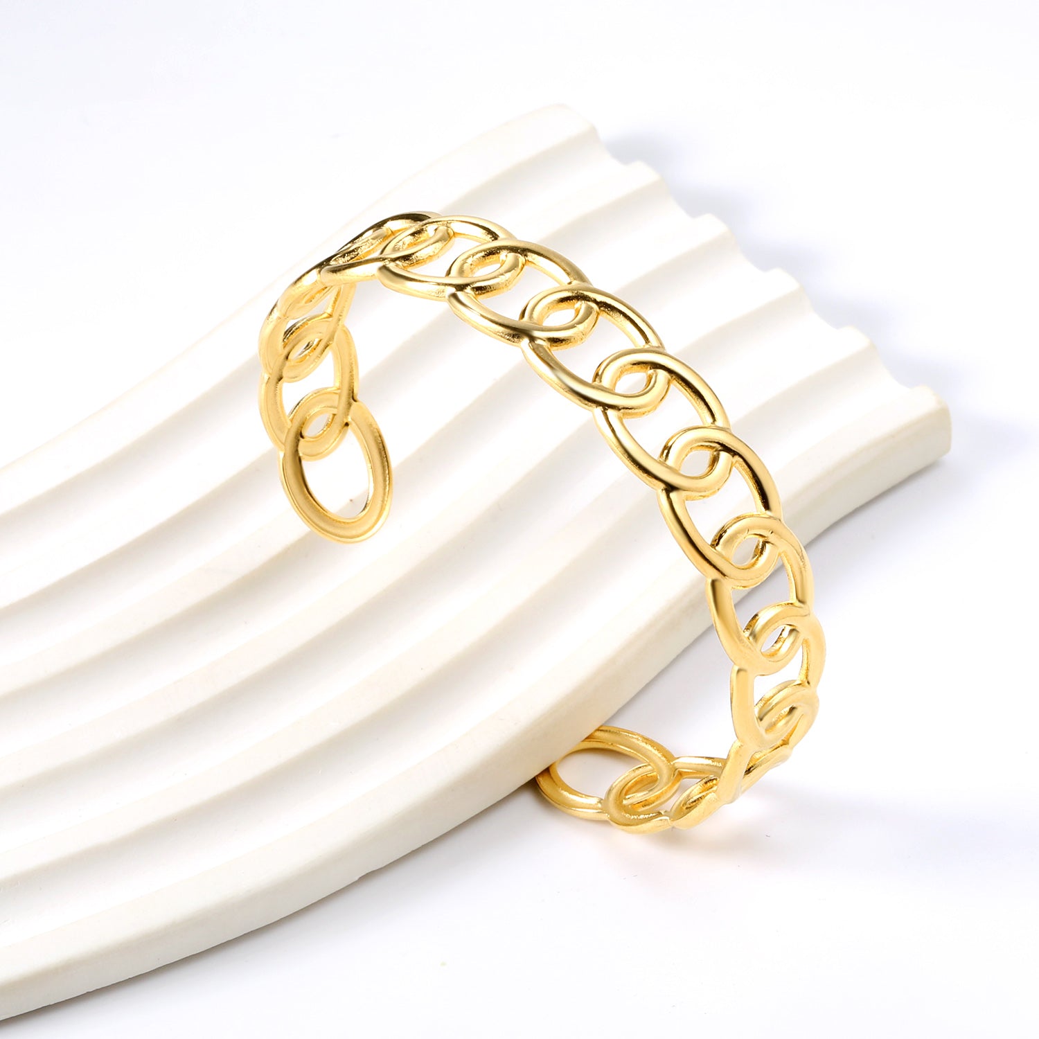 Interlinked Circle Cuff Bangle - 18k Gold Plated Stainless Steel