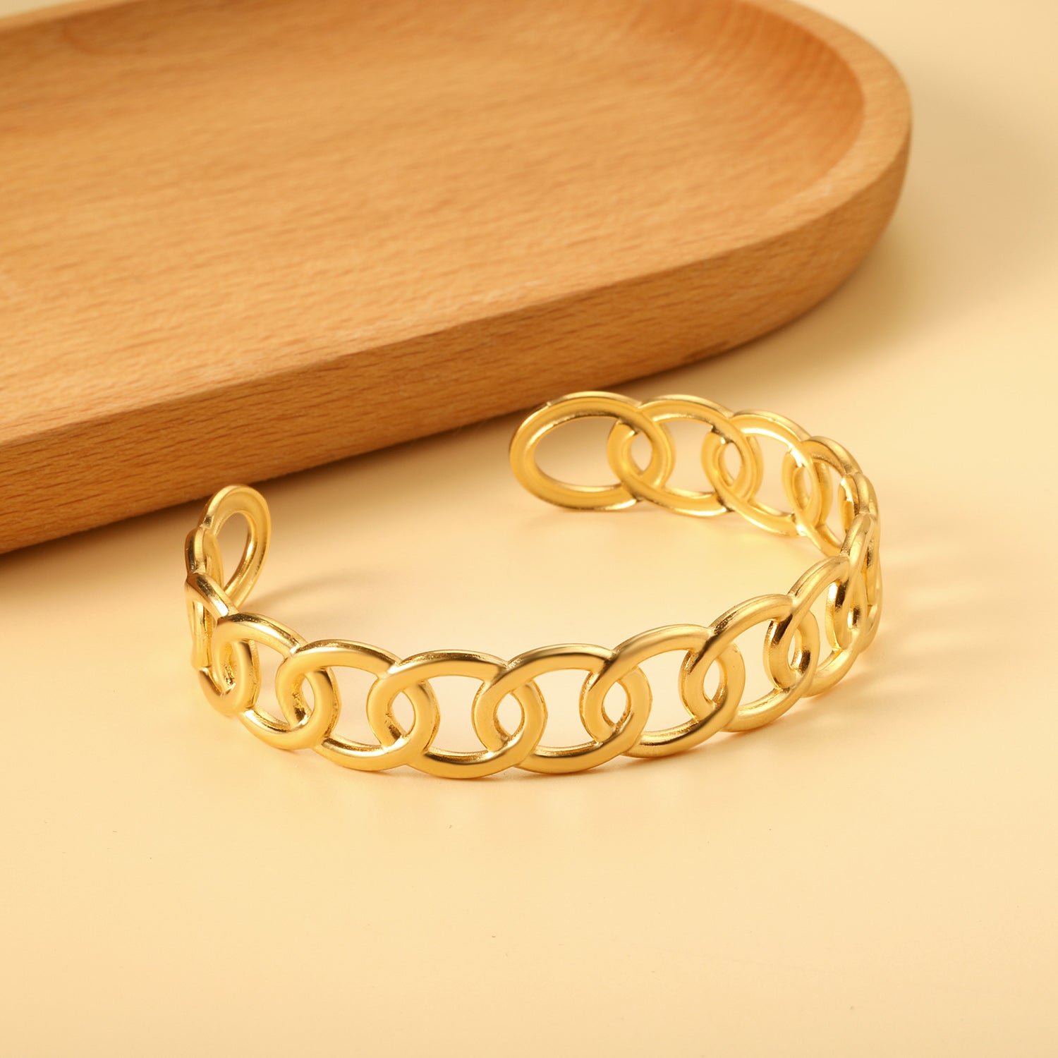 Interlinked Circle Cuff Bangle - 18k Gold Plated Stainless Steel