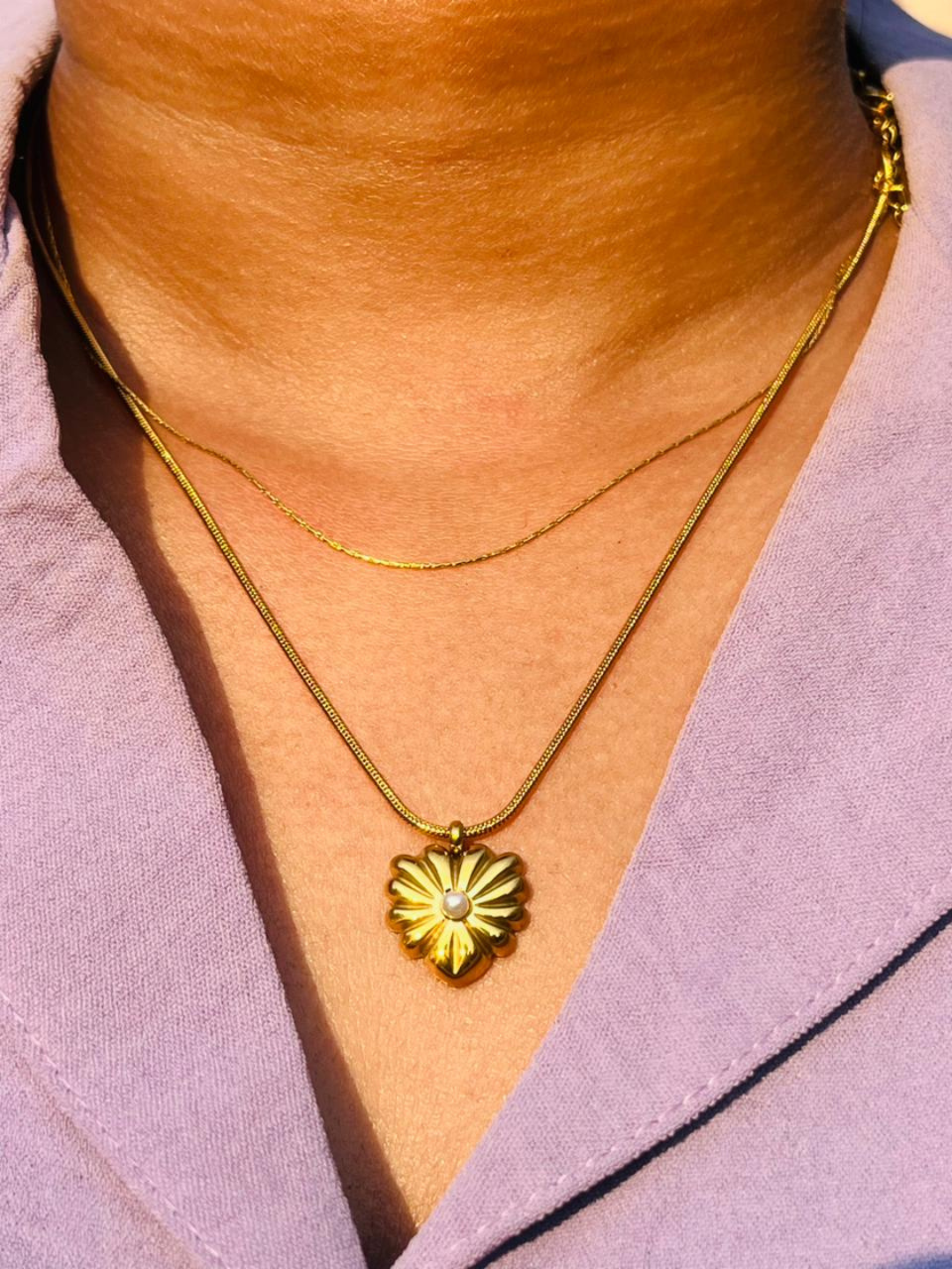 18K Gold Plated Layered Gold Scalloped Flower Heart Necklace | ELAZO