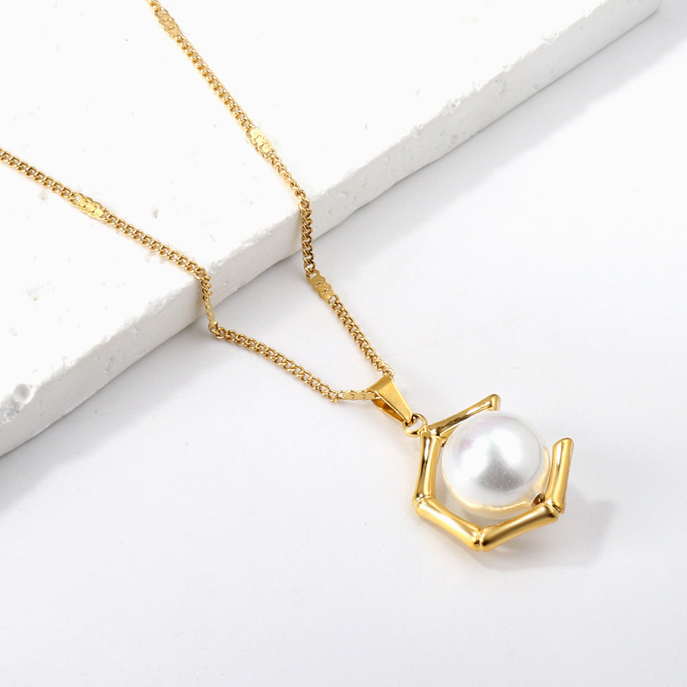 Modern Gold Pearl Necklace with Geometric Hexagon Pendant