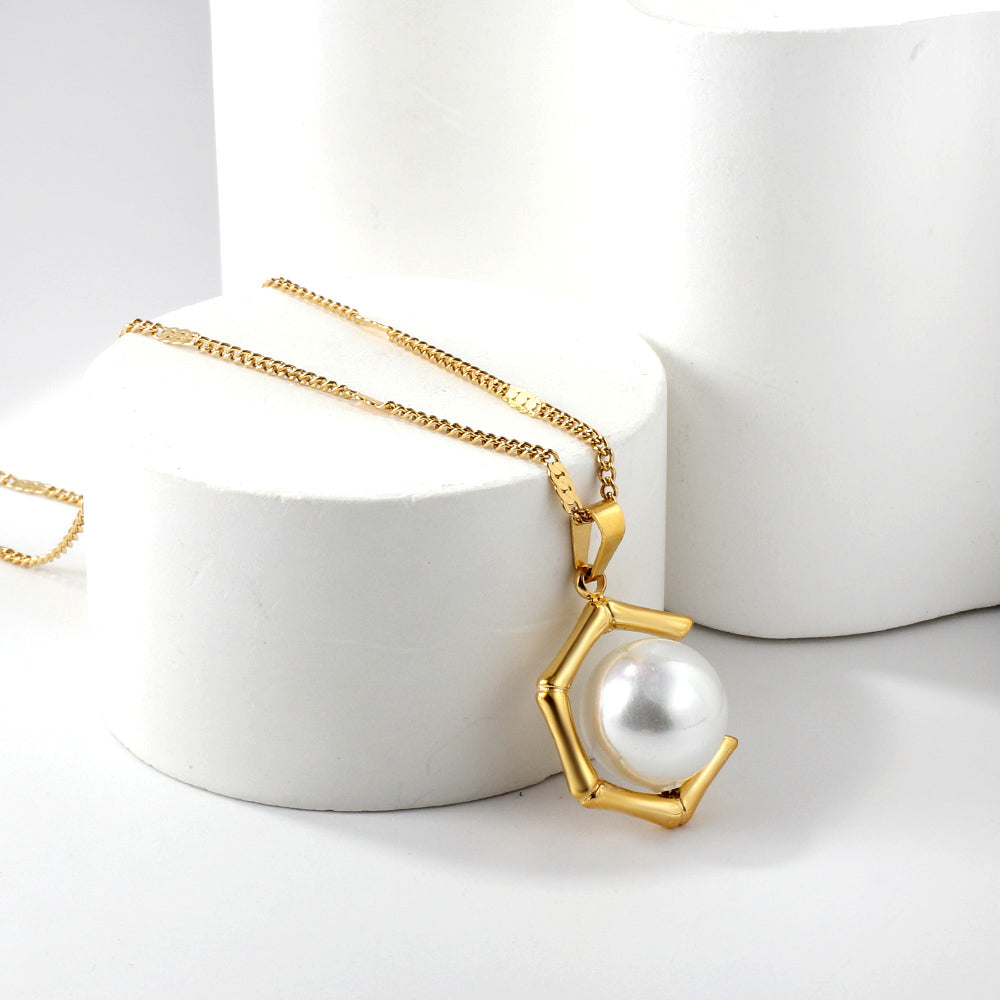 Modern Gold Pearl Necklace with Geometric Hexagon Pendant